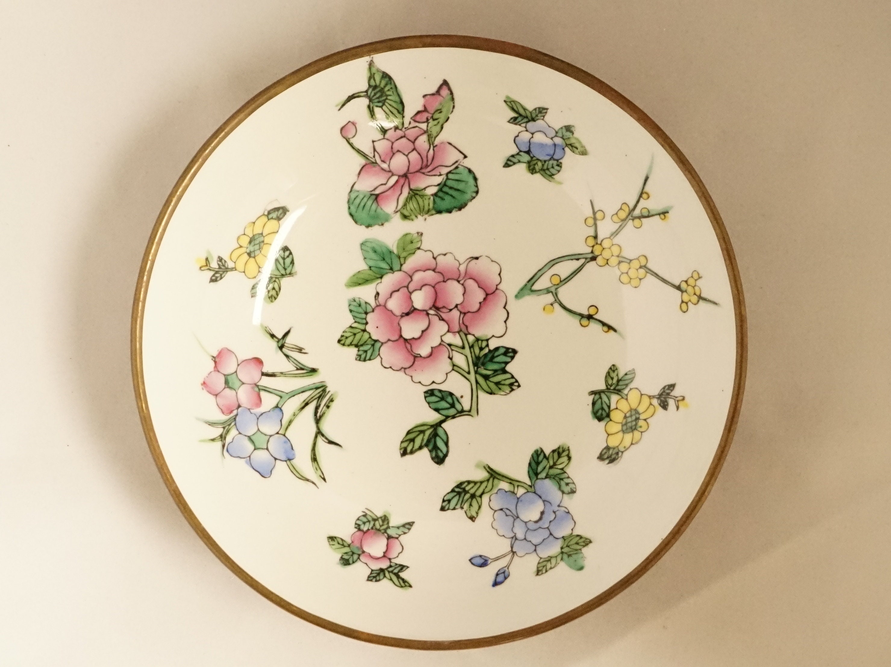 Vintage Émail Laiton Céramique Assiette Chinoise Bol Plat Peint à La Main Art Asiatique Oriental Mur