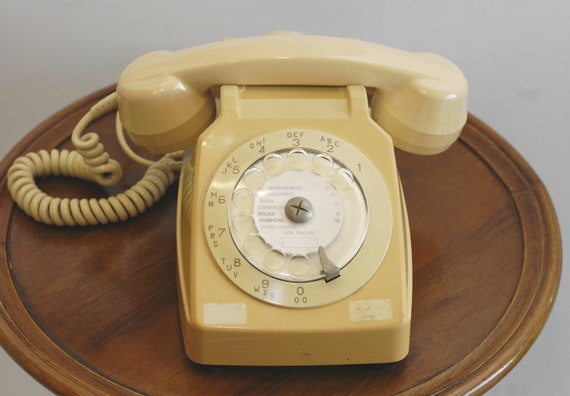 Vintage Français Dial Telephone Retro Old Style Phone avec cadran rotatif  de Paris PTT / French Studio vintage -  Canada