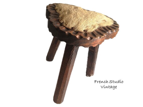 Vintage Wood Stool Tripod Chair With Heart Shape Fur Top