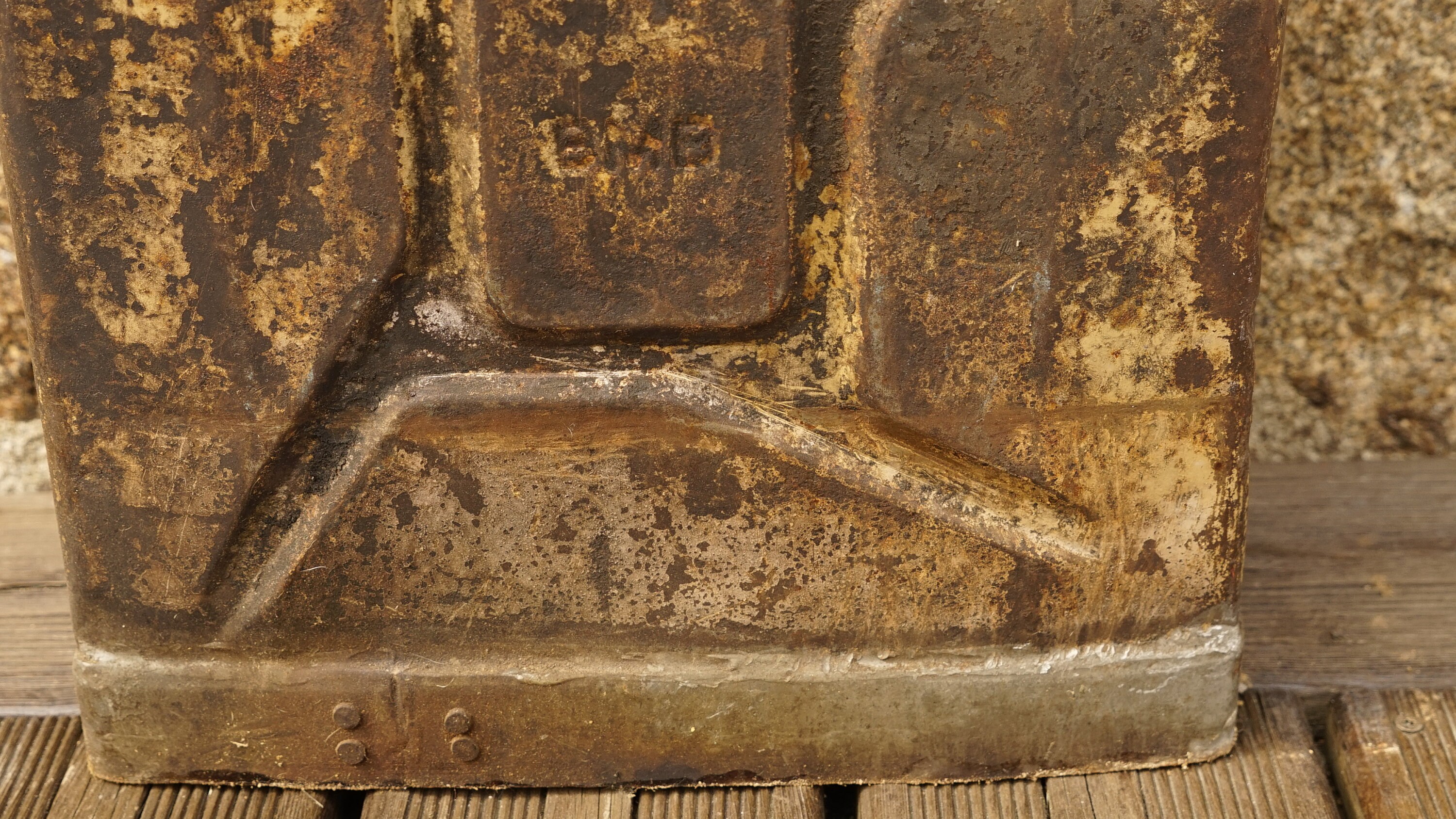 ヴィンテージ 1943 金属製ジェリカン：フランス軍コレクターズアイテム