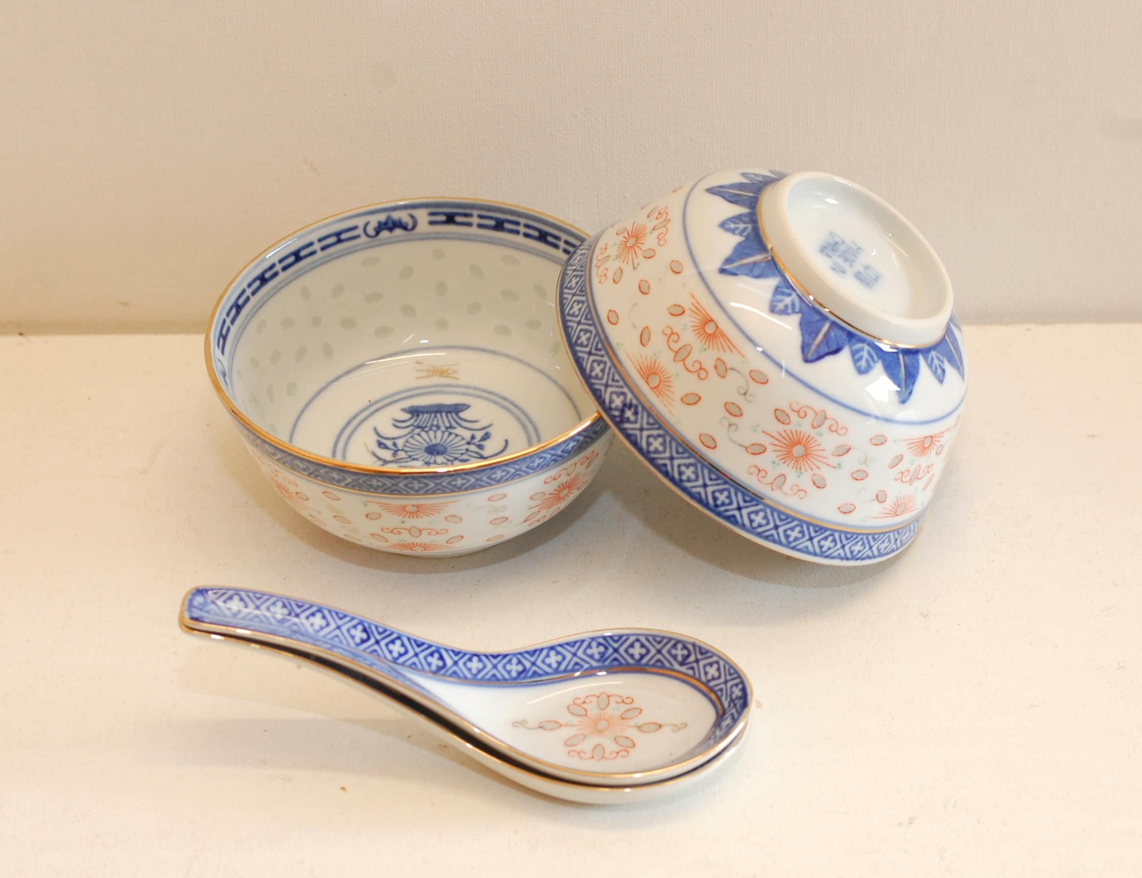 Vintage Chinois Paire Porcelaine Bols et Cuillères Soupe Bol de Riz Grain Bleu Blanc Oriental Décor/