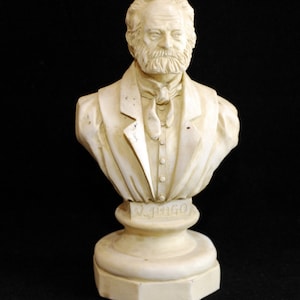 Vintage French Bust Sculpture V Hugo Figurine Small Resin Ornament Display Writer Author/ French Studio vintage