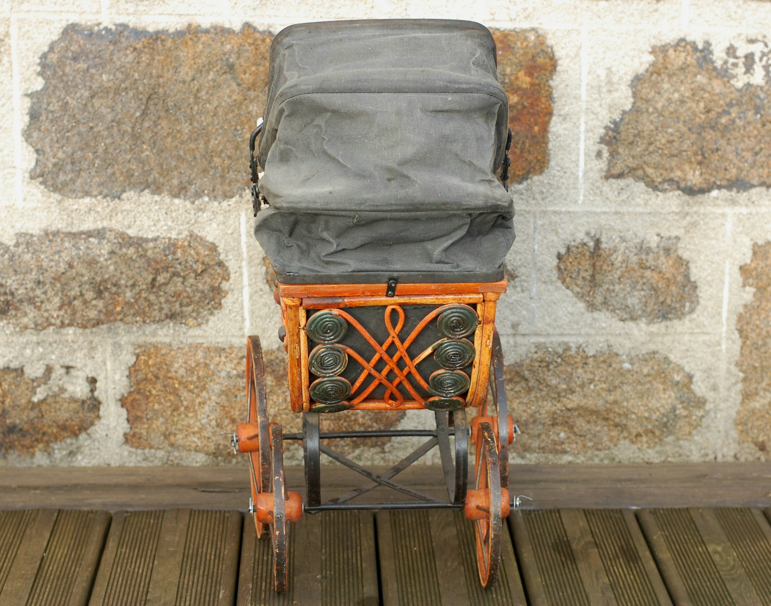Landau de poupée Antique (1) - Bois Bambou Métal Osier