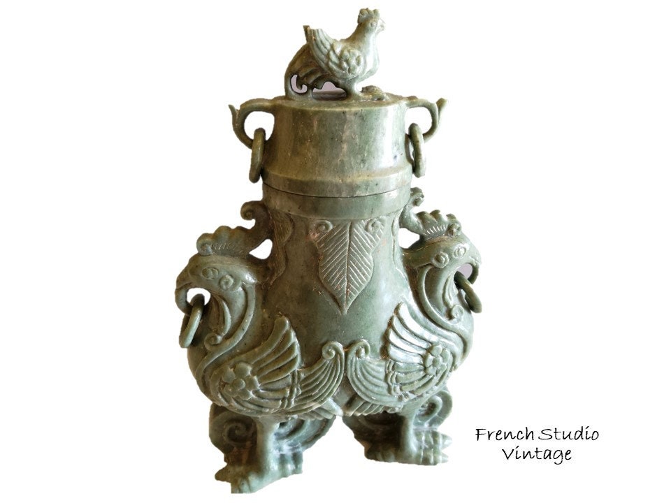 Vintage Chinois Jade Sculpté Animal Naturel Vert Pierre Ornement Affichage Art Asiatique Oriental Dé