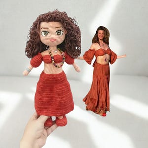Muñeca personalizada parecida a ti, Muñeca de ganchillo personalizada Mini Yo, Muñeca amigurumi a partir de una foto, Muñeca de trapo personalizable Regalo para tu mejor amiga 15 cm (6 in) Doll