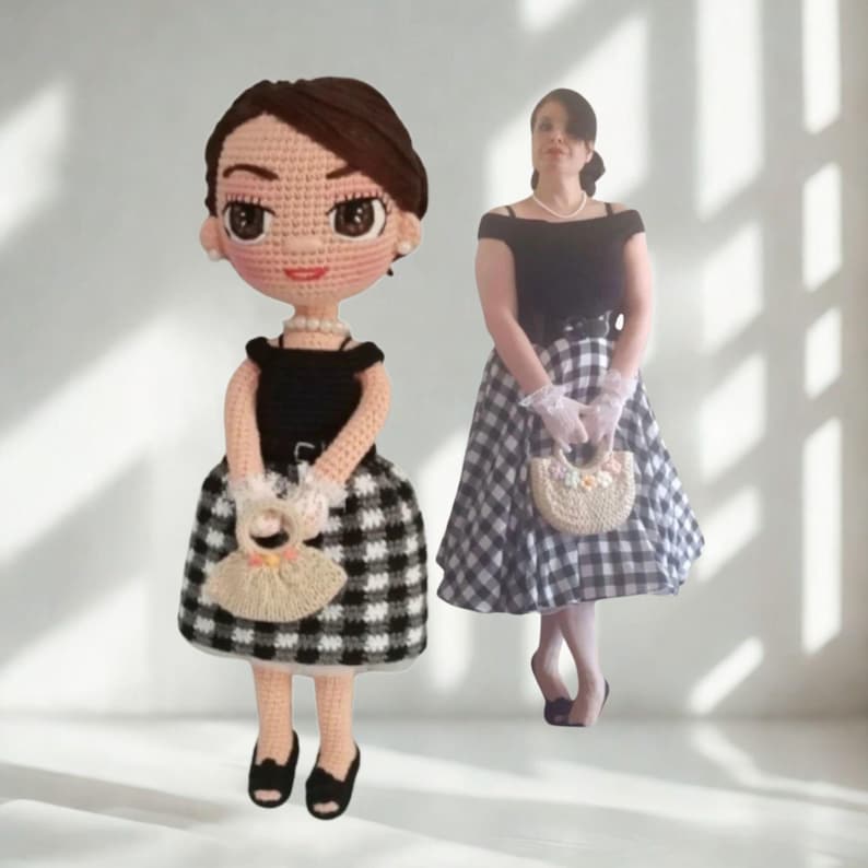 Muñeca personalizada parecida a ti, Muñeca de ganchillo personalizada Mini Yo, Muñeca amigurumi a partir de una foto, Muñeca de trapo personalizable Regalo para tu mejor amiga imagen 9