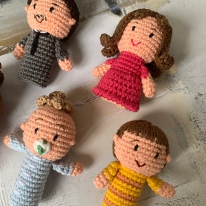 Personalisierte Fingerpuppen, aussehen wie Puppe für Finger, Lernspielzeug für Baby, maßgeschneiderte Familienpuppen, personalisiertes Geschenk Bild 9