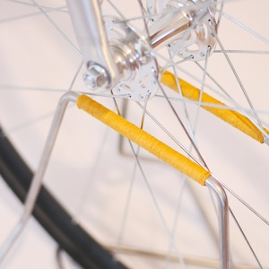 Stainless steel bike stand with spoke protection golden yellow 26 27.5 28 wheels SStand image 4