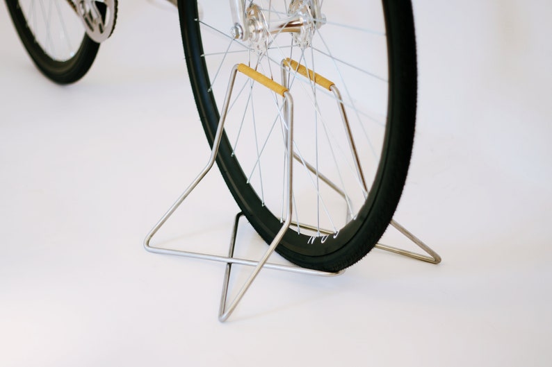 Stainless steel bike stand with spoke protection golden yellow 26 27.5 28 wheels SStand image 3