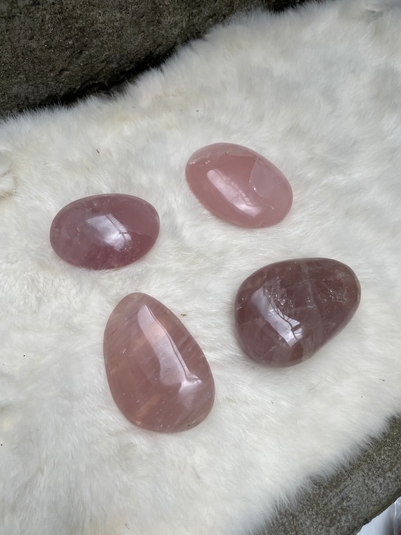 Rose quartz palmstone L