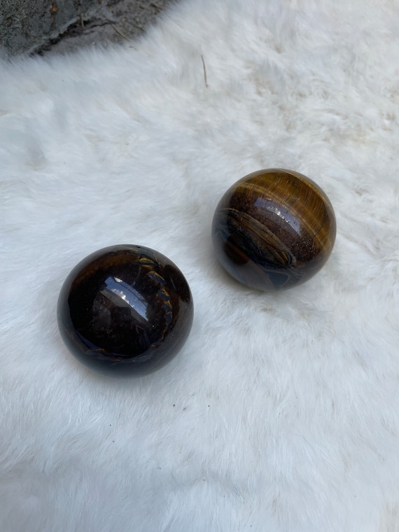 Tigers eye sphere