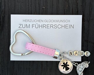 Portachiavi 'Pass Auf Dich Auf' Portafortuna In Acciaio Inossidabile - Cuore Inciso, Regalo Per Patente, Compleanno, Auto