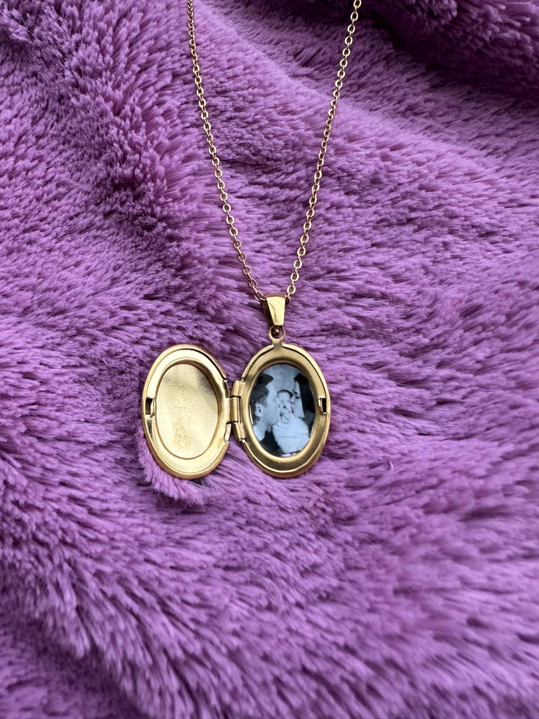 Classic Oval Locket Sealed With Resin, Stainless Steel, Gold, Picture ...