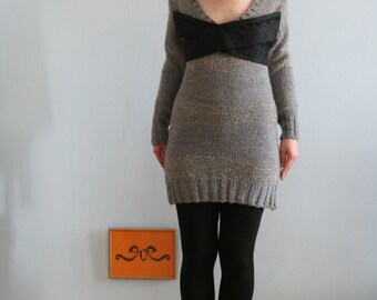 Pulloverkleid aus Wollmischung, mit Spitzendetail