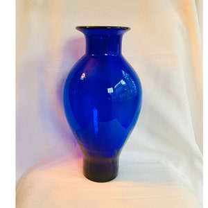 Blenko Art Glass Sapphire Cobalt Blue Vase No. 7728