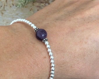 Silver ball bracelet with amethyst