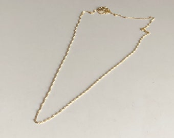 Filigree 14 carat yellow gold chain