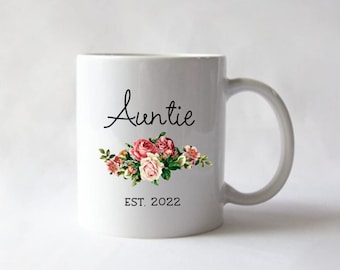 Personalized Auntie Mug: Floral Pregnancy Announcement Gift