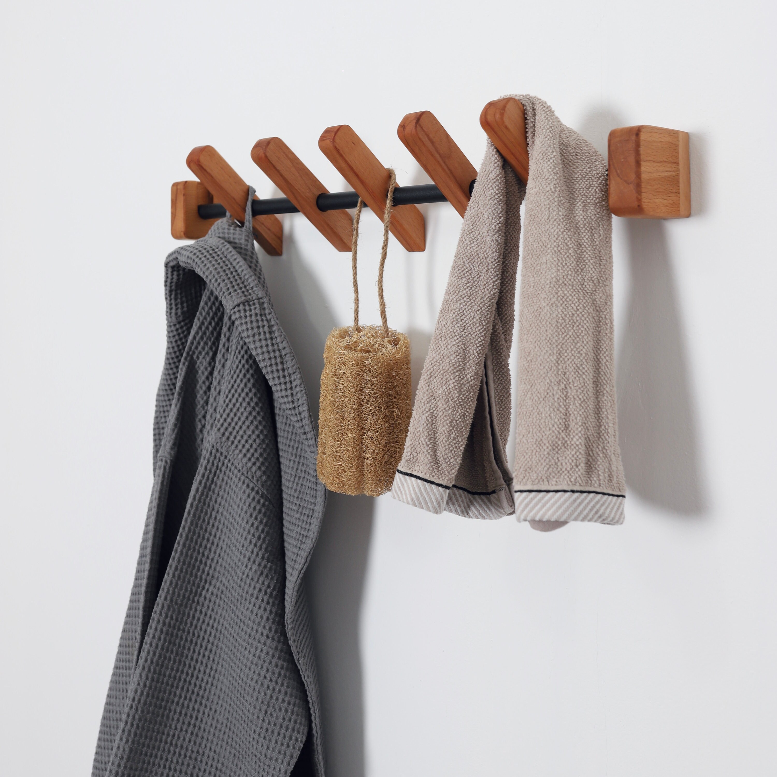 Towel Hanger, Robe Hook, Wooden Peg Rack, Towel Hook for Wall, Towel  Holder, Wall Hooks, Minimal Hooks, Bathroom Hardware, Bathroom Storage 