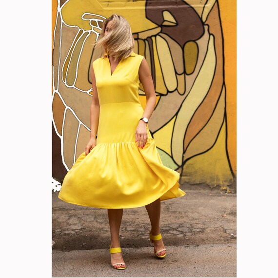 yellow dress with pockets