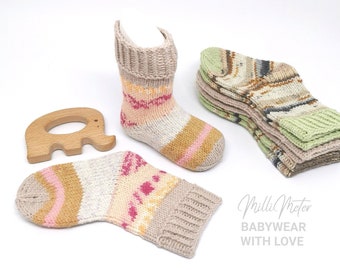 Socken für Babys, gestrickt,Babysocken 0-3 Monate , Wollsocken, Mädchen, Stricksocken, Fußwärmer