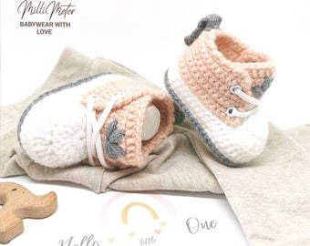 Babyturnschuhe  gehäkelt, *PFIRSICH * von MilliMe, Baby Sneakers, Babyboots, Babyturnschuhe, Babyschuhe zum schnüren, Mädchen und Jungen