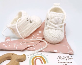 Strickschuhe fürs Baby, Babyturnschuhe gehäkelt *WEISS und weitere Farben*, Taufschuhe, Mädchen und Jungen