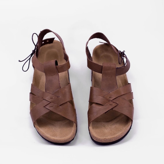 men's sandals for narrow feet