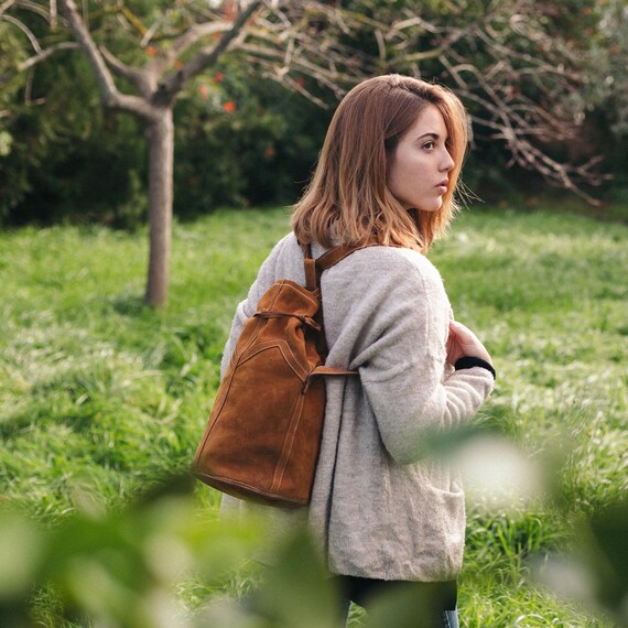 convertible bucket bag