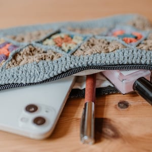 gehäkeltes Täschchen,für Lippenstift, Kosmetik, Nähutensilien, Taschentücher oder als Geldbeutel, hochwertig gearbeit