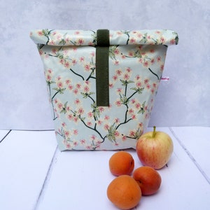 Lunch bag / Zerowaste - Sustainable / Cherry blossoms on light blue / Gift for starting school