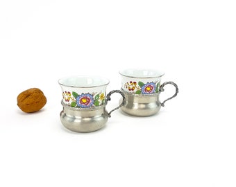 2 Espresso/Mokka/Kaffee Tassen aus Porzellan mit Zinngriff  Sammeltasse Gedeck Vintage