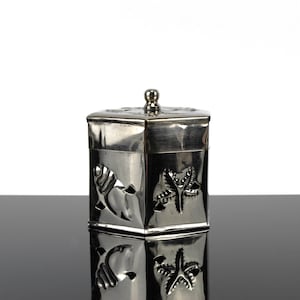 Vintage metal box Potpourri tin Old tin can Home decor shabby
