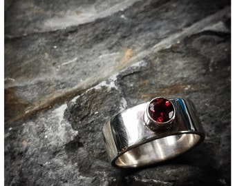 Garnet and Sterling Silver Ring uk Size O, Garnet Ring, January Birthstone Ring, January Birthday, Silver Ring