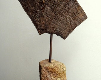 Kunstobject, sculptuur van hout/steen/ijzer, kunstfiguur