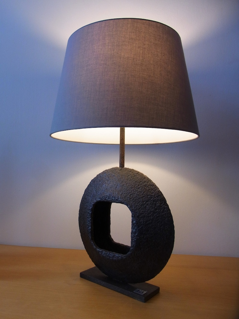 Lampe / Tischlampe / Leuchte aus Eisen mit Schirm handgefertigtes Unikat Bild 5