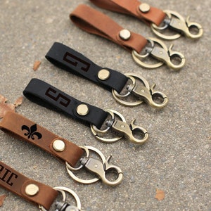 Favor de boda, Ideas de regalos, Regalos del tercer aniversario, Regalo de llavero inicial, Llavero personalizado, Llavero de cuero, Cordones de llavero personalizados
