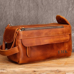 Cadeaux de garçons d'honneur, trousse de toilette en cuir personnalisée, cadeaux pour homme, kit Dopp en cuir avec monogramme, cadeau de mariage cadeau de garçon d'honneur cadeau de Noël