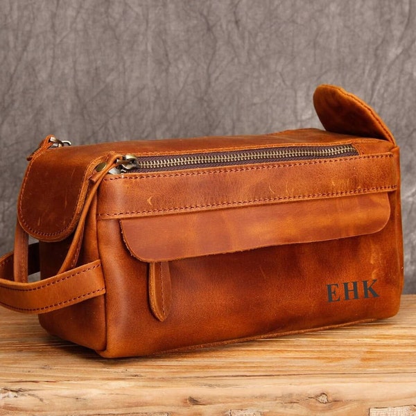 Groomsmen Gifts, Personalized Leather Toiletry Bag, Gifts For Man, Leather Dopp Kit with Monogram,Wedding Gift Groomsman Gift Christmas Gift