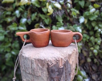 Ręcznie robione kubki kuksa z drewna gruszkowego. Rustykalne kubki kempingowe i do bushcraftu. Zestaw 2 kubków Twins.