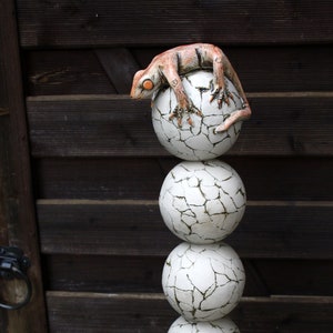 Ceramic small spherical stele with lizard little lizard frost-resistant garden ceramics