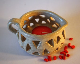 Keramikkrügchen Teelichtkrügchen mit ausgeschnittenem Dreiecksmuster