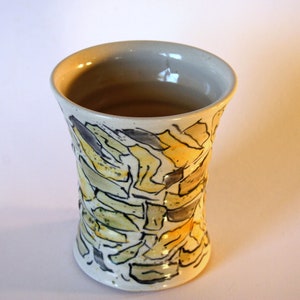 Peint à la main une tasse en céramique image 2