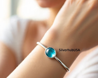 Brazalete de topacio azul hecho a mano: brazalete de plata de ley con piedra de nacimiento de diciembre