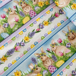 Henry Glass Patchworkstoff HOPPY HUNTING, Bordürenstoff, Baumwollstoff, Dekostoff Ostern, Osterhasen, Stoff Ostern, Osterei, Osterstoff