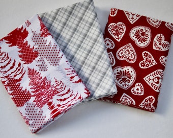 Stoffpaket Patchworkstoff, Weihnachtsstoff Herzen rot-weiß mit Karo grau-weiß, Tannenbäume, skandinavischer Stil