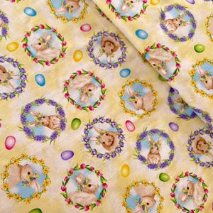 Henry Glass Patchworkstoff HOPPY HUNTING, Ostern, Osterhasen, Blumenkränze mit Narzissen, Tulpen, Krokus, Hyazinthen, Stoff Ostern, Osterei