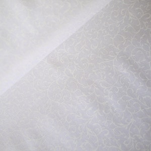 Makower patchwork fabric ESSENTIAL white tendrils, cotton fabric, subtle pattern, backing fabric, fabric for binding