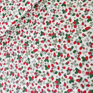 Tessuto patchwork Makower AFTERNOON TEA, piccole fragole, tessuto di cotone, tessuto decorativo, tessuto di frutta, frutta, piccoli motivi, tessuto di cotone con fragole