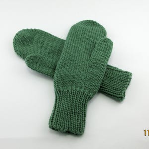 Hand Knit Green Mittens: Adult Medium Acrylic Yarn